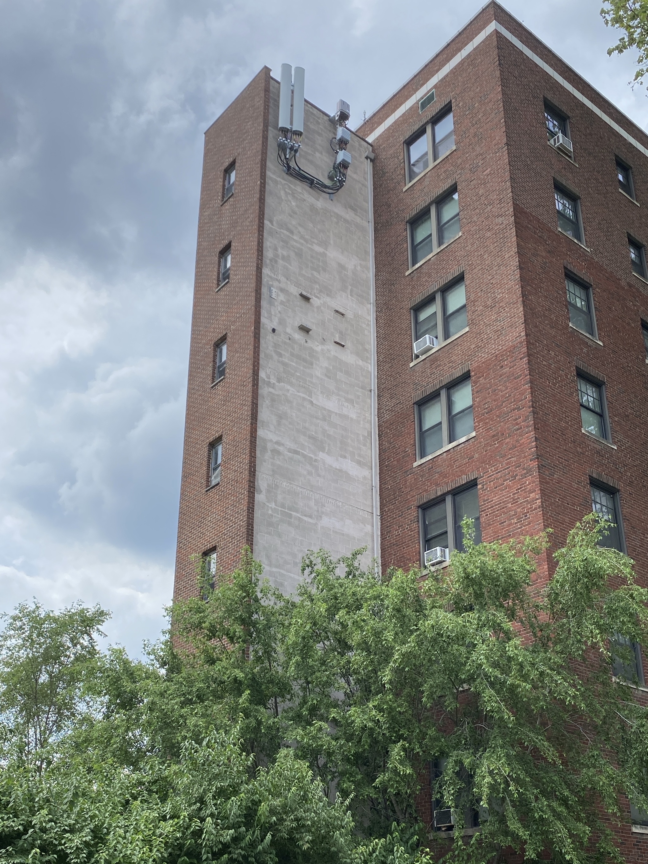 Rooftop antenna installation